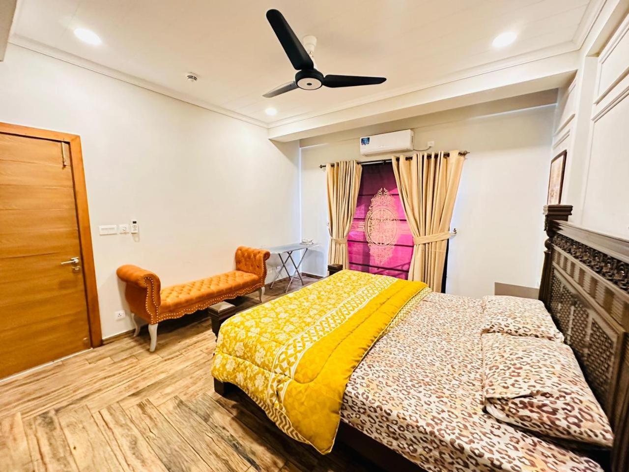 Holidazzle Serviced Apartments Bahria Town Rawalpindi Habitación foto