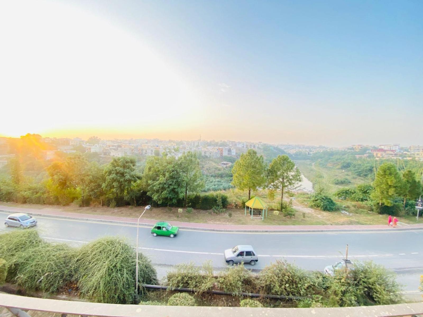 Holidazzle Serviced Apartments Bahria Town Rawalpindi Habitación foto